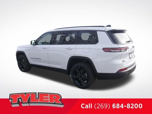 New 2026 Jeep Grand Cherokee L Limited w/ Limited Altitude Package AWD/4WD image 5