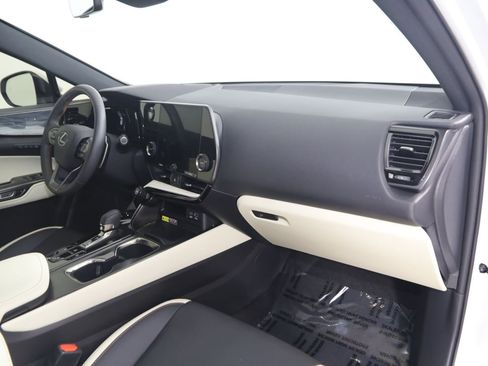 Used 2024 Lexus NX 250 FWD image 41