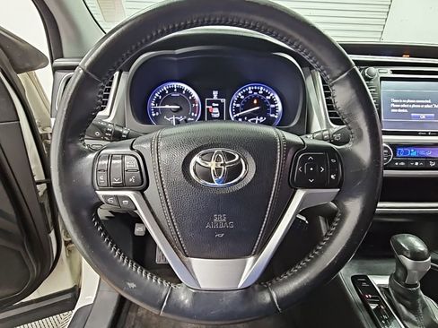 Used 2015 Toyota Highlander XLE image 27