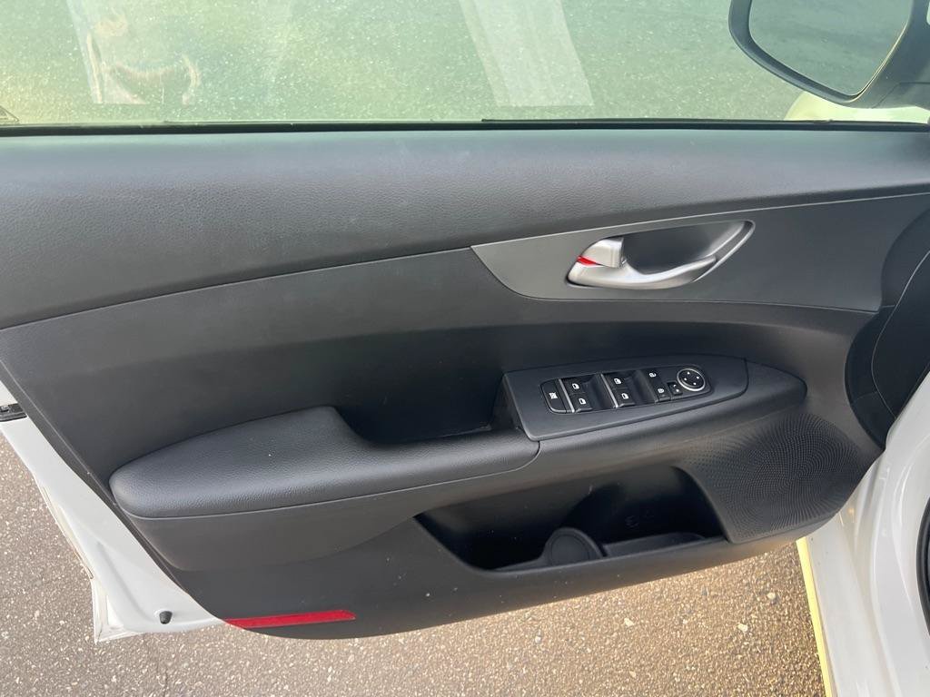 Used 2021 Kia Forte LXS FWD image 12