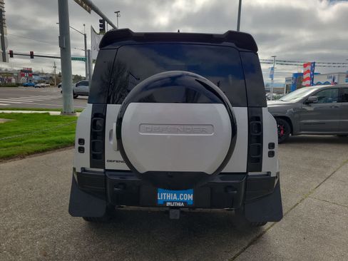 Used 2024 Land Rover Defender 110 X-Dynamic SE image 13