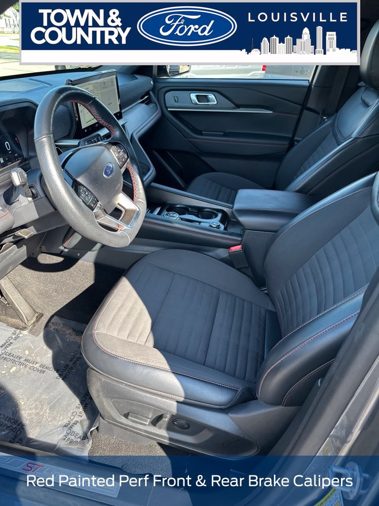 Used 2025 Ford Explorer ST-Line w/ ST-Line Street Pack AWD/4WD image 9