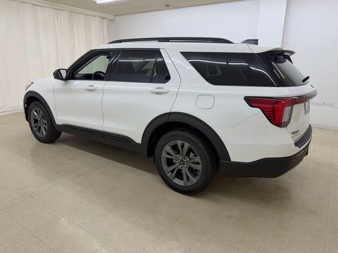 New 2026 Ford Explorer Active w/ Active Comfort Package AWD/4WD image 3