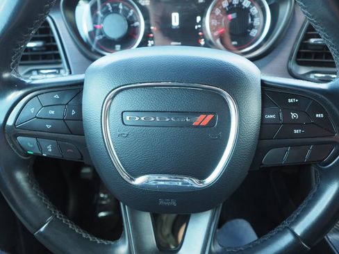 Used 2018 Dodge Challenger SXT RWD image 27