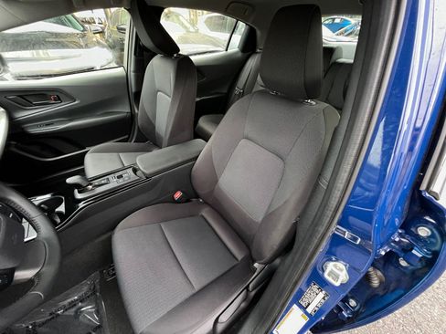 Used 2025 Toyota Prius LE image 36