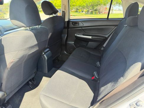 Used 2017 Subaru Crosstrek 2.0i AWD/4WD image 10