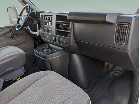 Used 2022 GMC Savana 3500 w/ Power Convenience Package image 10