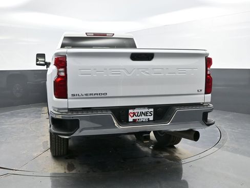 Used 2025 Chevrolet Silverado 2500 LT w/ Convenience Package image 8