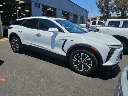 Used 2024 Chevrolet Blazer EV LT AWD/4WD image 2
