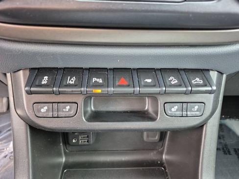 Used 2021 Chevrolet Colorado Z71 w/ Safety Package AWD/4WD image 23