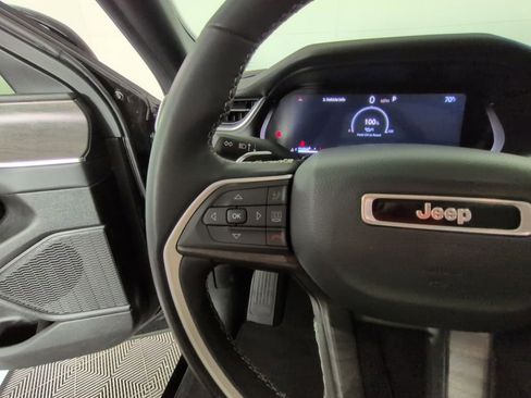 Certified 2024 Jeep Grand Cherokee Limited w/ Black Appearance Package AWD/4WD image 25