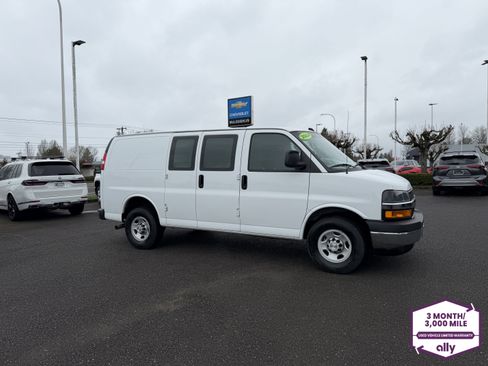 Used 2024 Chevrolet Express 2500 Work Van w/ Driver Convenience Package image 7