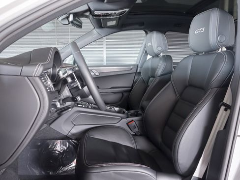 New 2026 Porsche Macan GTS AWD/4WD image 5