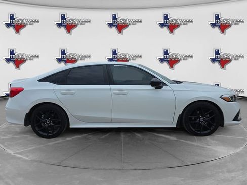 Used 2023 Honda Civic Sport image 2