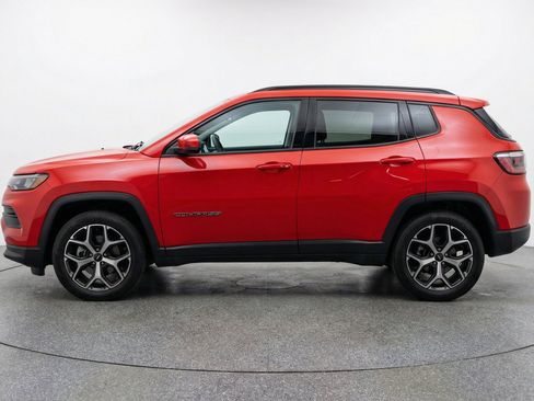 Used 2025 Jeep Compass Limited AWD/4WD image 5
