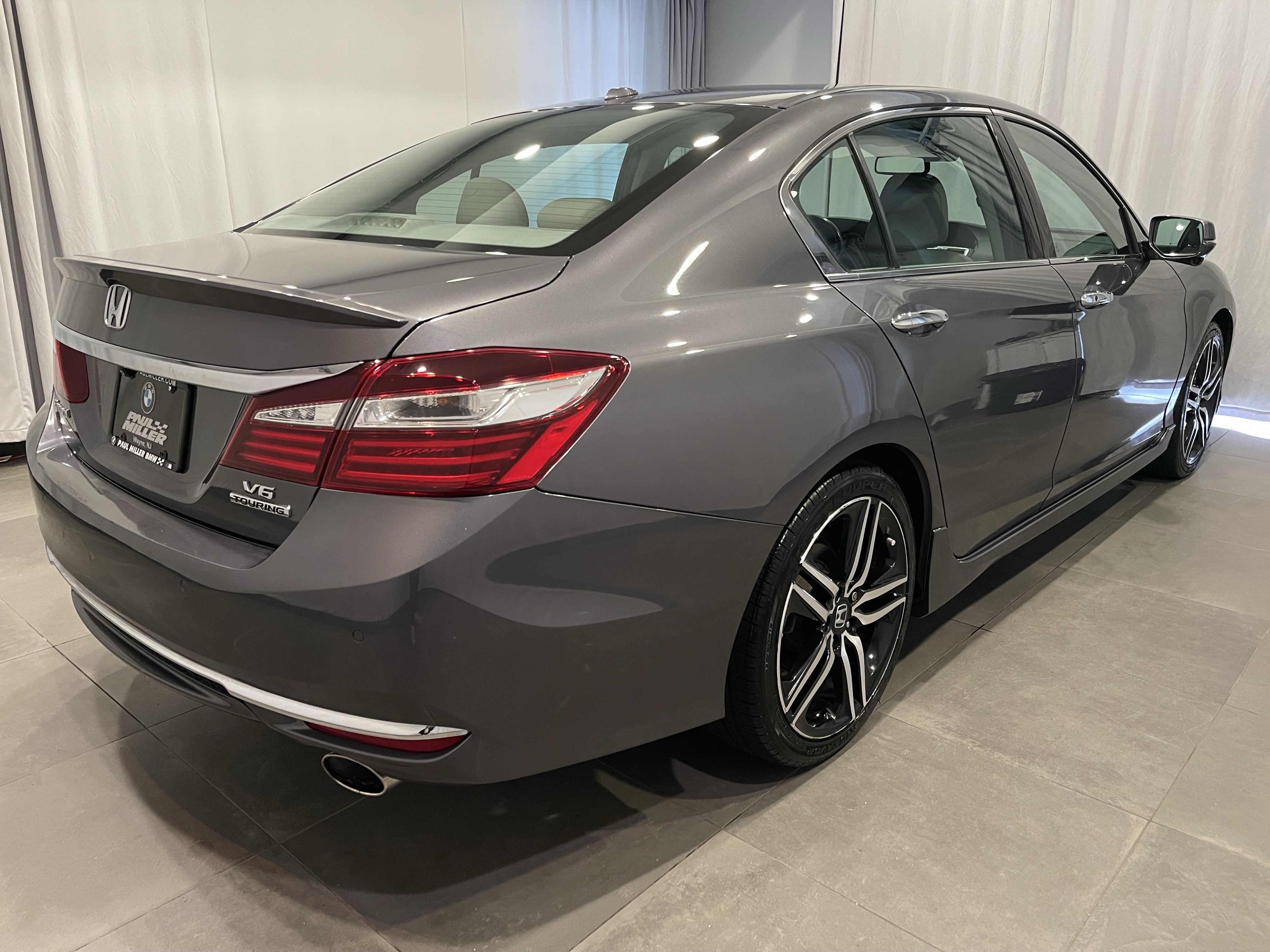 Used 2017 Honda Accord Touring image 6