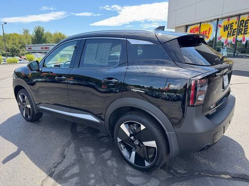 Used 2025 Nissan Kicks SR w/ SR Premium Package AWD/4WD image 7