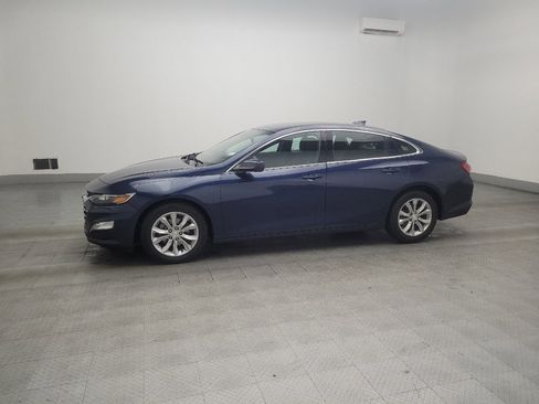 Used 2019 Chevrolet Malibu LT FWD image 2