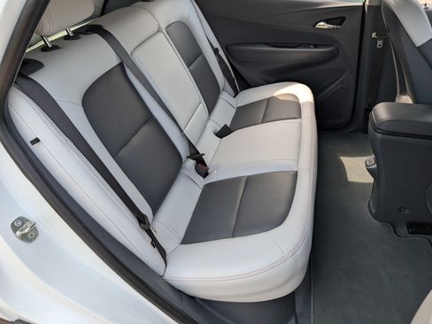 Used 2019 Chevrolet Bolt Premier w/ Infotainment Package FWD image 19