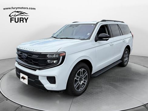 Used 2025 Ford Expedition Active AWD/4WD image 8