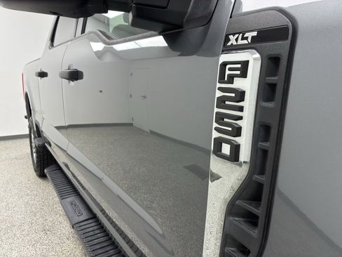 Used 2024 Ford F250 XLT image 10