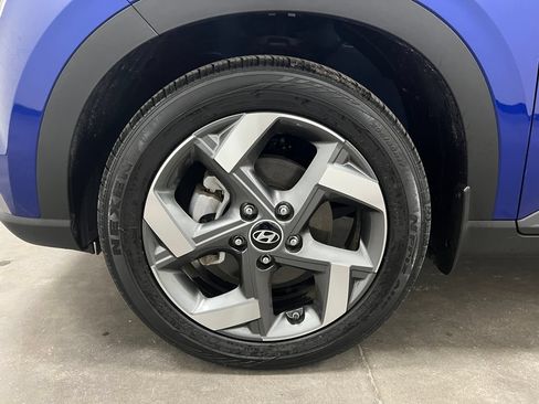 Used 2025 Hyundai Venue Limited FWD image 29
