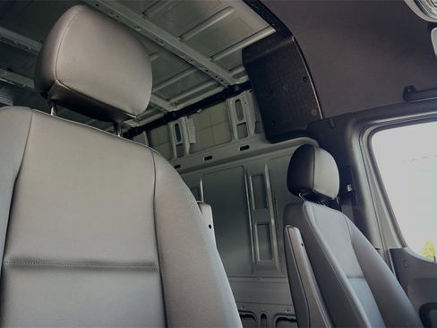 Used 2024 Mercedes-Benz Sprinter 2500 image 16