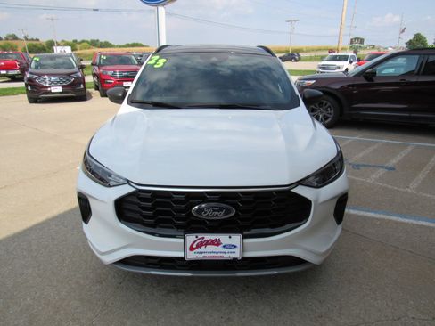 Used 2023 Ford Escape ST-Line w/ Tech Pack #1 image 2