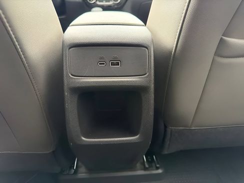 Used 2024 Chevrolet Trax ACTIV w/ Sunroof Package FWD image 22