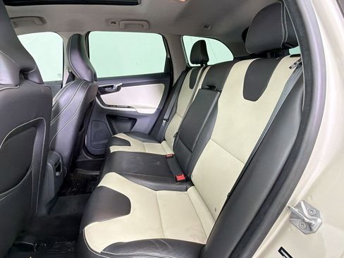 Used 2017 Volvo XC60 T5 Dynamic w/ Preferred Option Package image 13