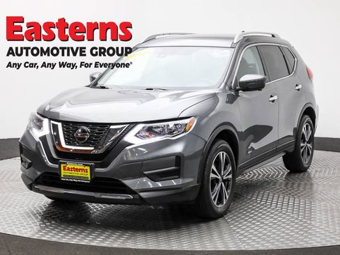 Used 2020 Nissan Rogue SV w/ Premium Package image 1