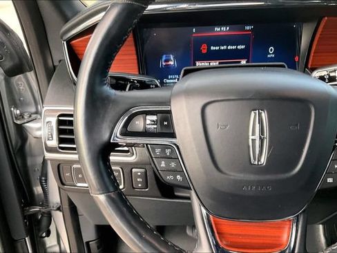 Used 2023 Lincoln Navigator Reserve AWD/4WD image 11
