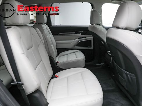 Used 2021 Kia Telluride EX w/ EX Premium Package image 25