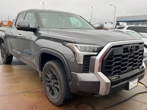 Used 2022 Toyota Tundra Limited image 3