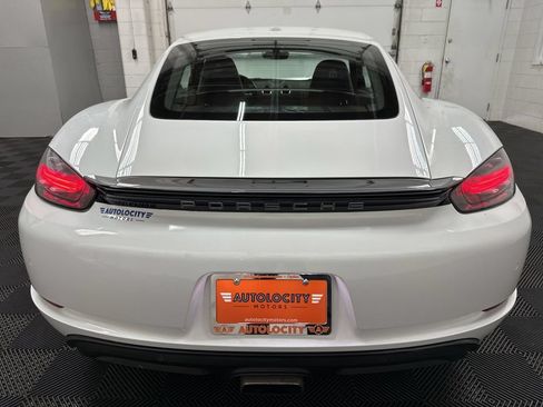 Used 2019 Porsche 718 Cayman RWD image 9