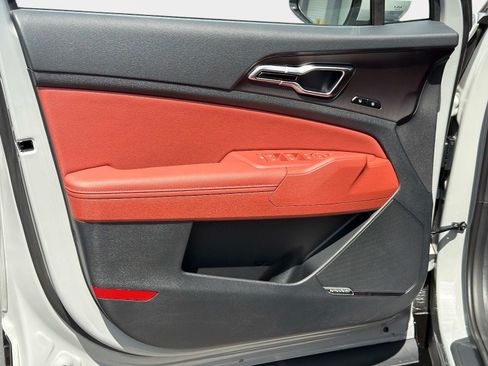 New 2026 Kia Sportage SX FWD image 14