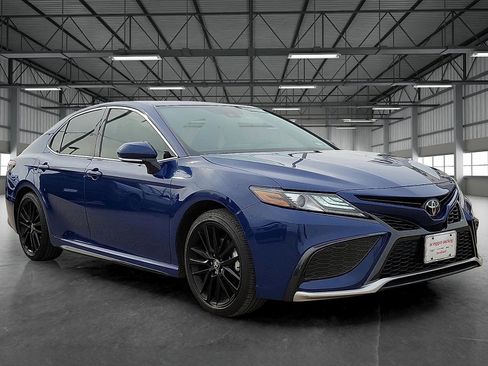 Used 2024 Toyota Camry XSE image 6