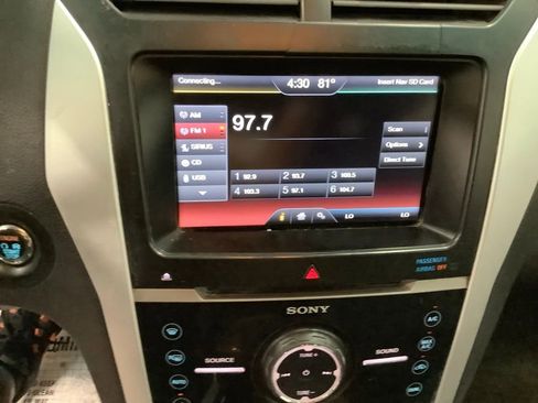 Used 2015 Ford Explorer Sport image 19