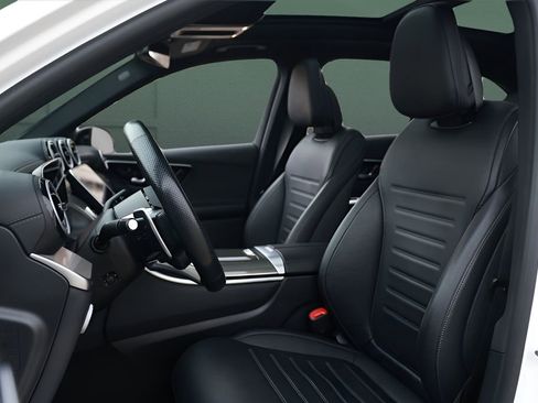 Used 2025 Mercedes-Benz GLC 43 AMG 4MATIC image 2