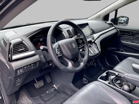 Used 2023 Honda Odyssey Touring image 14