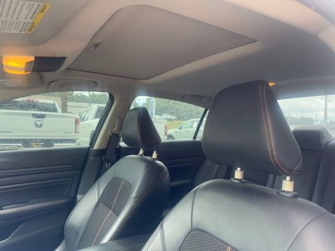 Used 2022 Nissan Altima 2.5 SR w/ Midnight Edition Package AWD/4WD image 19
