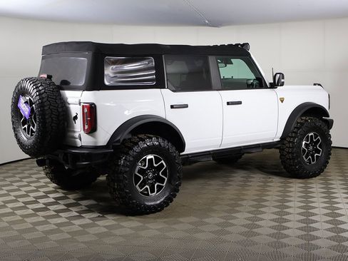 Used 2022 Ford Bronco Badlands image 10