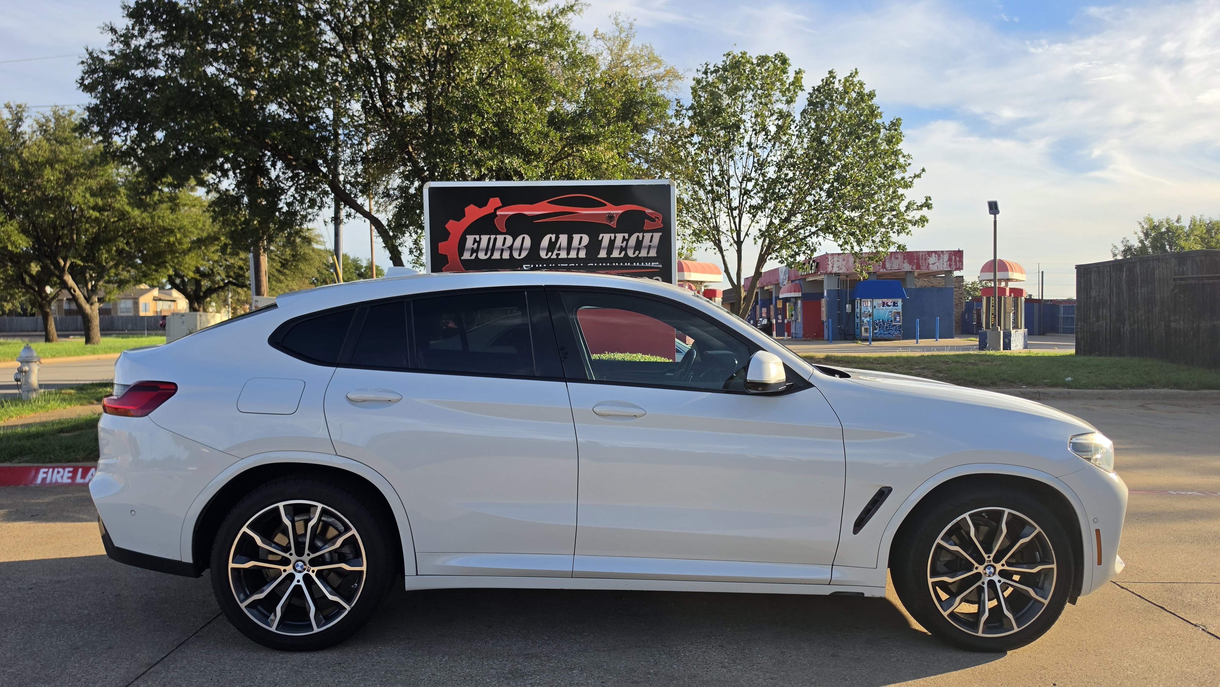 Used 2019 BMW X4 xDrive30i w/ Executive Package AWD/4WD image 7