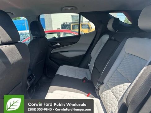 Used 2019 Chevrolet Equinox LS w/ LS Convenience Package FWD image 6
