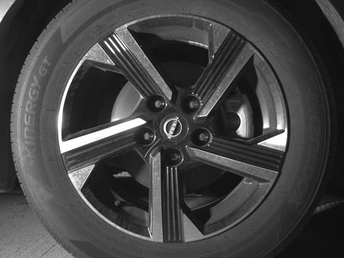 Used 2025 Nissan Sentra SV image 13