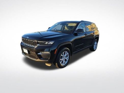 Used 2022 Jeep Grand Cherokee Limited image 3