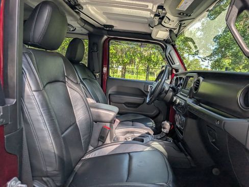 Used 2021 Jeep Wrangler Sport w/ Technology Group AWD/4WD image 17