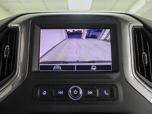 Used 2025 Chevrolet Silverado 2500 Custom w/ Custom Value Package image 16