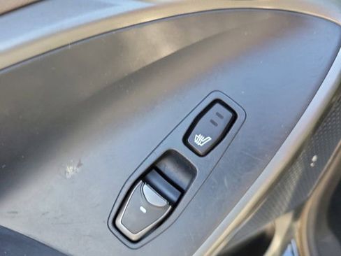 Used 2017 Hyundai Santa Fe SE w/ Ultimate Package FWD image 11