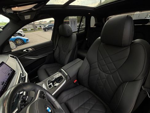 Used 2024 BMW X5 xDrive40i w/ M Sport Package image 10